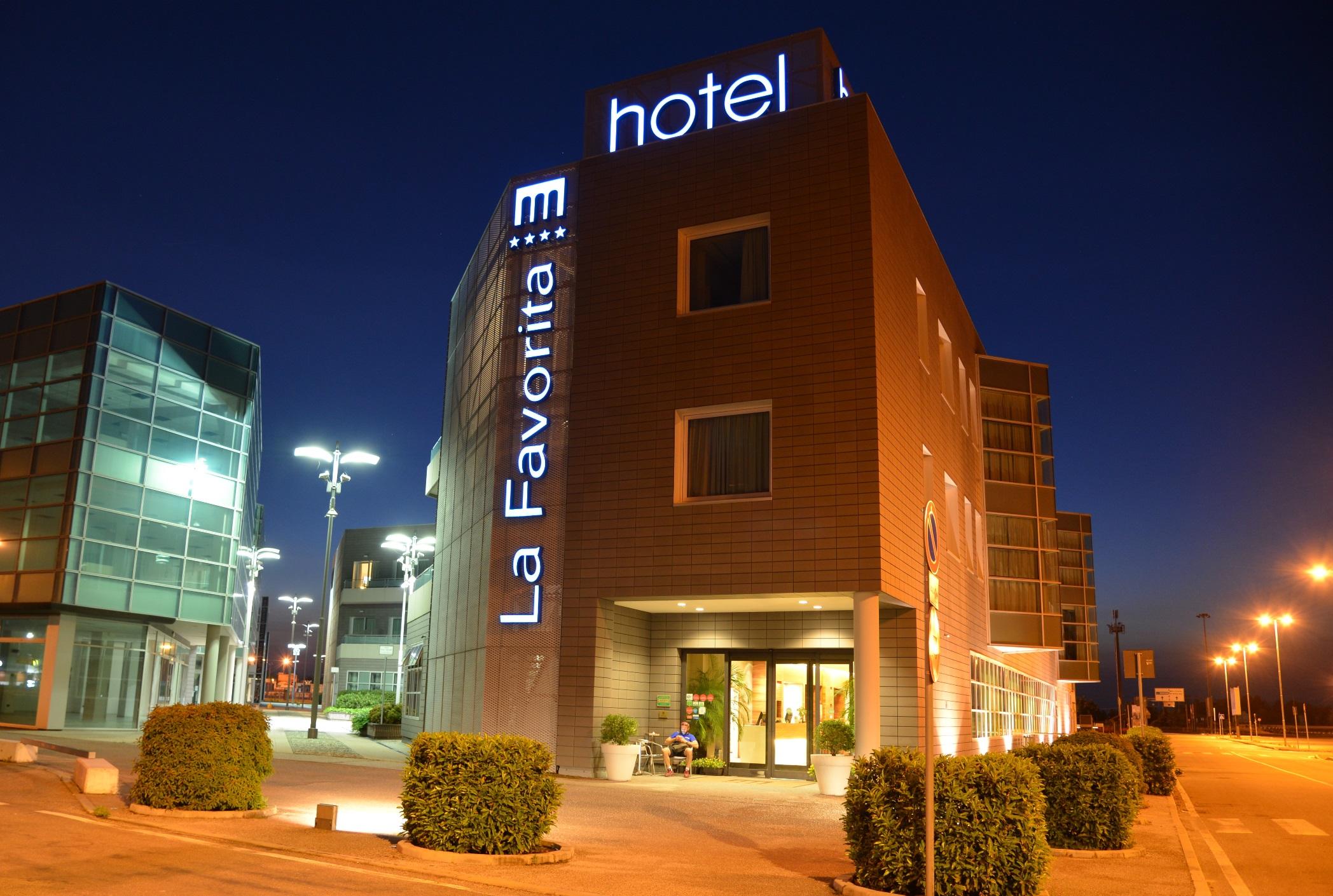 Hotel La Favorita Mantova Esterno foto