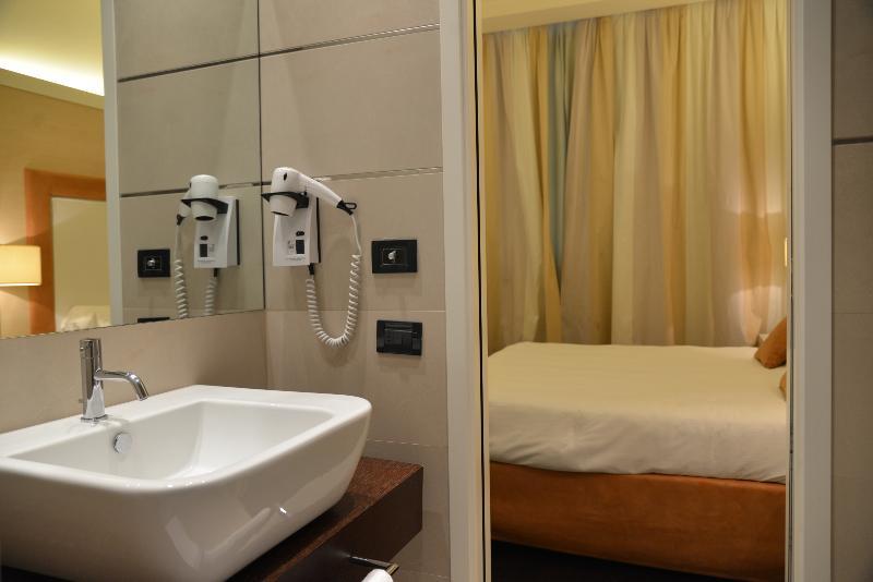 Hotel La Favorita Mantova Esterno foto
